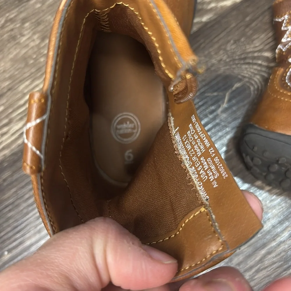 Baby cowboy boots size 6 Wonder Nation Brand with zipper down the side - Picture 5 of 5
